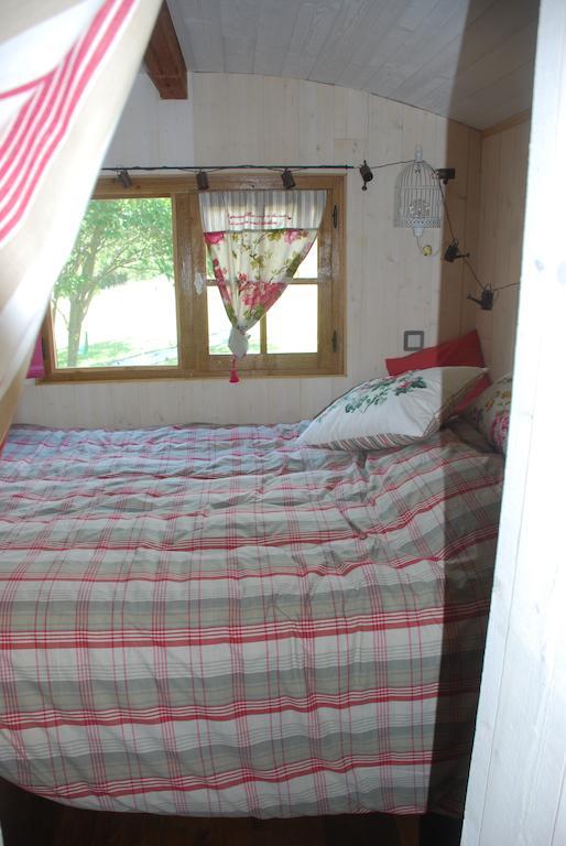 Maison D'Hotes Ainsi Soie T-Il Combovin Room photo