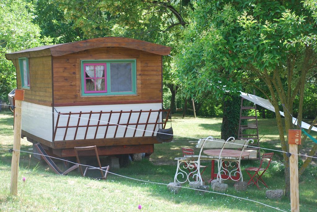 Maison D'Hotes Ainsi Soie T-Il Combovin Room photo